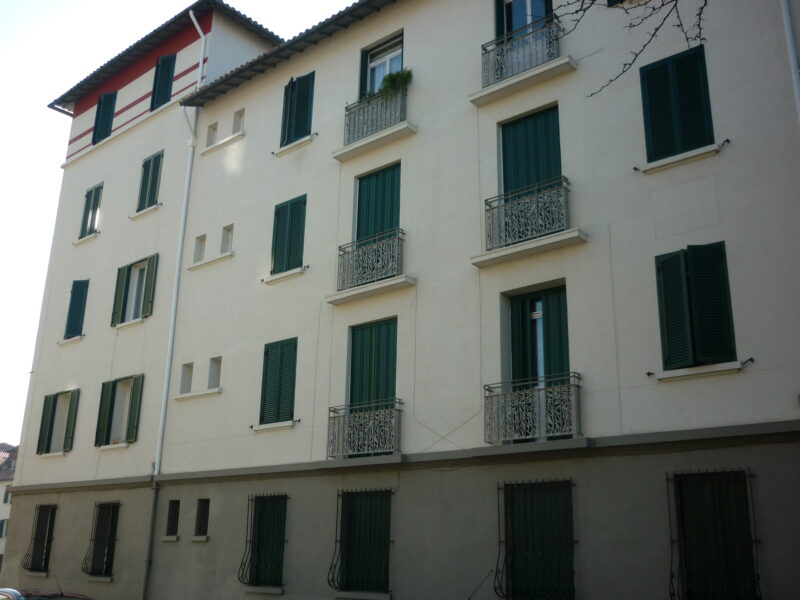 Habitat Marseille Provence CHUTES LAVIE